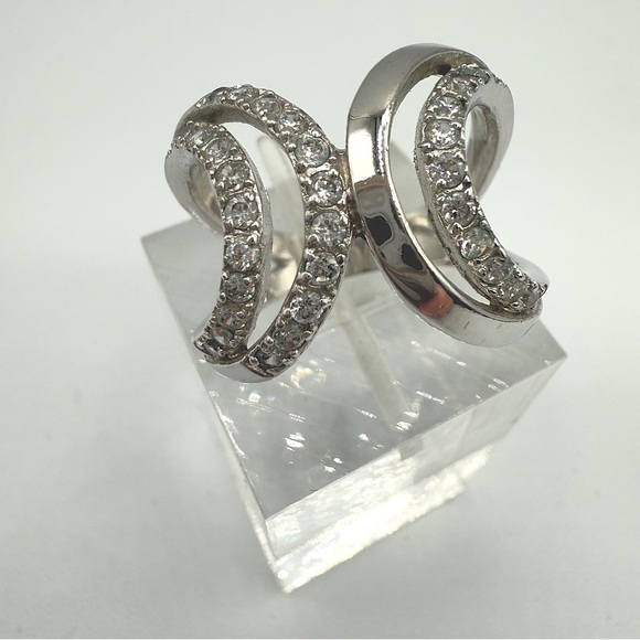 Gorgeous 'Embrace' Infinity Style rIng with CZ studded band - Picture 1 of 15